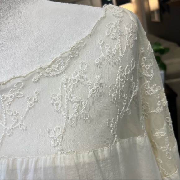 Free People Cannaregio Cream Cotton & Embroidered Lace Bell Sleeve Top (M) EUC - Picture 3 of 6
